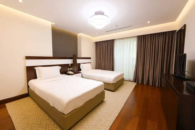 2 Bedrooms, Apartment, 1 King and 1 Single Beds, Number One Tower Suites 1/4