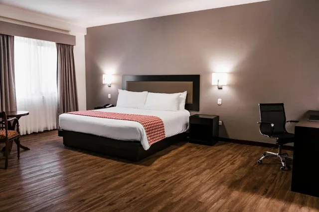 جناح، Wyndham Costa del Sol Piura 1/4