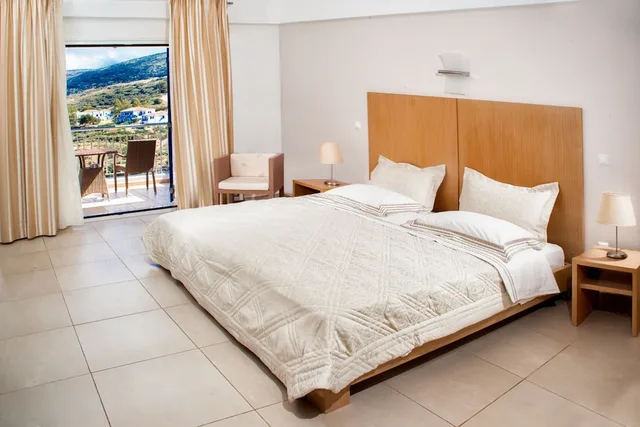 غرفة بسرير مزدوج أو سريرين منفصلين بإطلالة على البحر، Kythea Resort 2/7