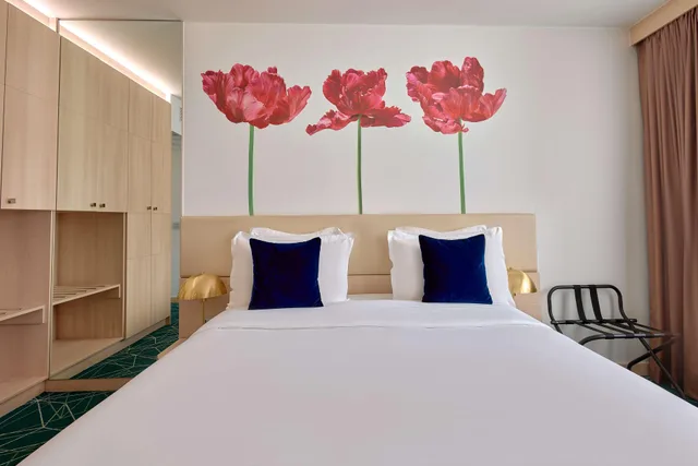 جناح جونيور، Golden Tulip Warsaw Centre 1/8