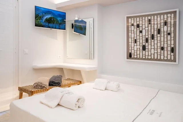 Zen, King Bed, Sea View, Sofa, Zen Suites & Spa 2/4