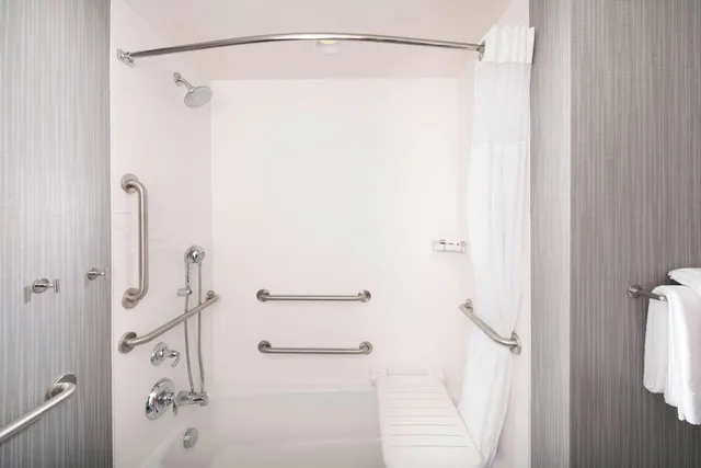 جناح بسرير كينج بغرفة نوم واحدة مع أريكة لذوي الإعاقة، Residence Inn By Marriott Baltimore Owings Mills 3/4