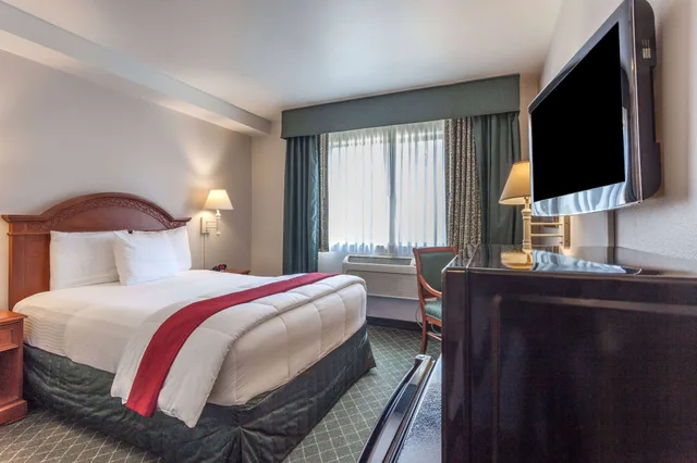 غرفة بسرير كينج، Baymont By Wyndham Bellingham 4/8