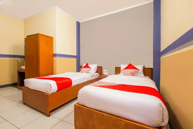 غرفة ديلوكس بسريرين منفصلين، Hotel O Riau Near Gedung Sate Formerly Patradisa 2/5