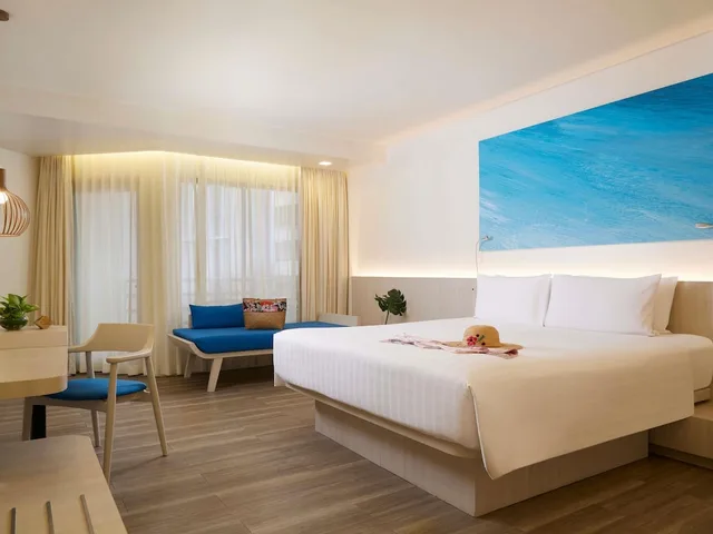 غرفة بريميوم بسرير كينج، Pullman Pattaya Hotel G 1/6