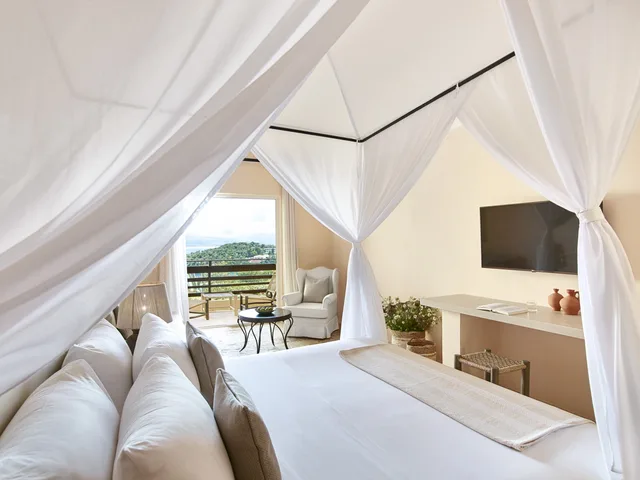 غرفة قياسية بسرير مزدوج أو سريرين منفصلين، Grecotel Daphnila Bay 2/3
