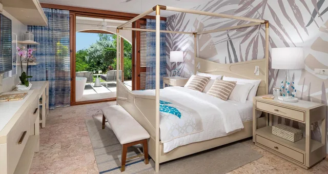 Sunchi, Walkout, Beach Front, Patio, Bathtub, Club Floor, Sandals Royal Curacao - Adults Only 1/2