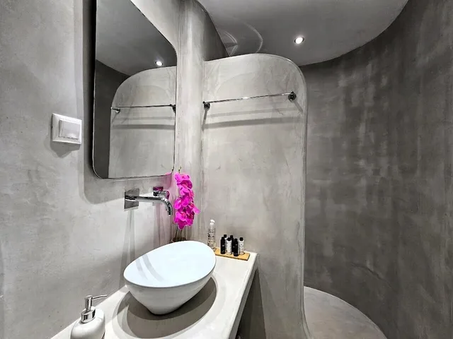 غرفة سوبيريور بسرير كوين بإطلالة على البحر بغرفة نوم واحدة، Coralli Beach Apartments 4/5