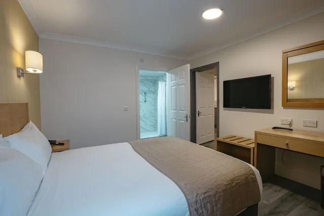 Standard, Convertible Double Bed, Kitchenette, Accessible، Best Western Manor Hotel 1/3
