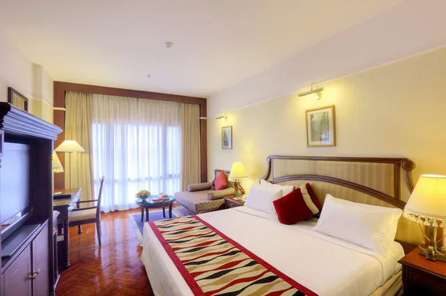 Superior, Twin Beds, Radisson Hotel Kathmandu 9/10