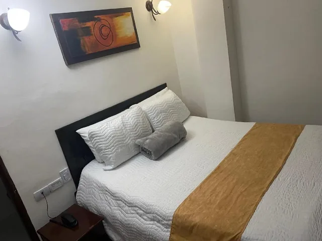 جناح، Hotel Avenida 3 Real 4/7