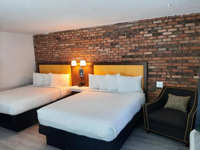 غرفة تنفيذية بسريرين كوين، Penn Lodge Hotel & Suites 2/5
