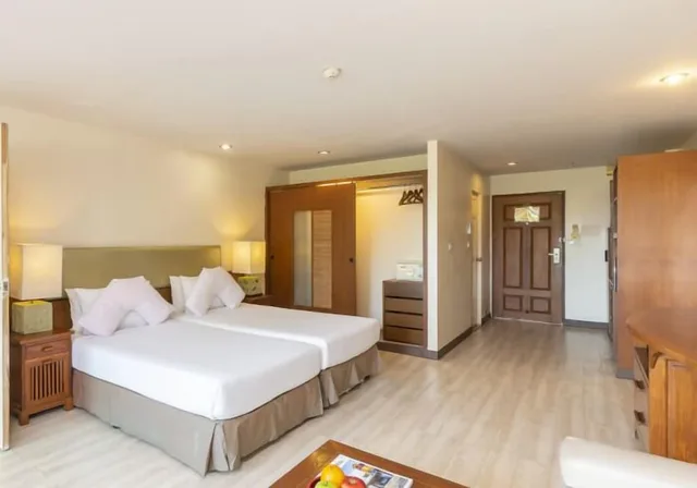 غرفة ديلوكس بسريرين منفصلين بإطلالة على المسبح يُسمح فيها بالحيوانات الأليفة، Bella Villa Cabana 2/9