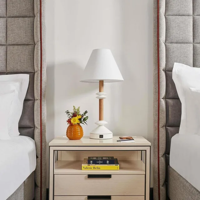 غرفة فاخرة بسرير كوين، 21c Museum Hotel St Louis 8/8