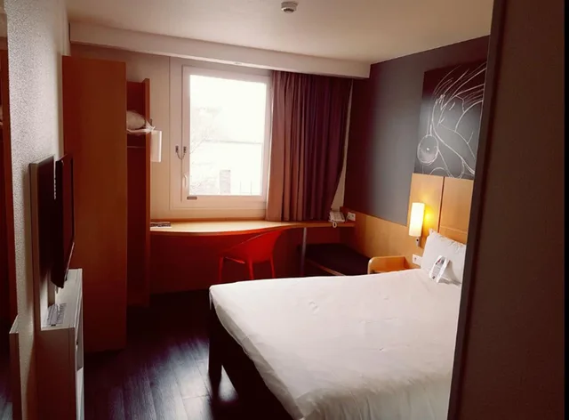 Standard, Double Bed, Sofa, Ibis Clermont Ferrand Nord Riom 4/7