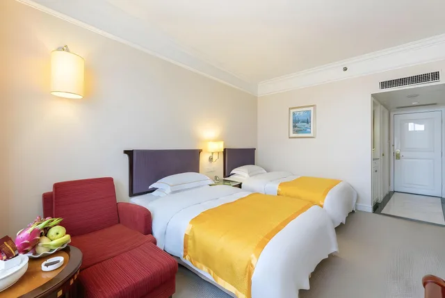 Chao Wei, Twin Beds، Golden Gulf Hotel Shantou 2/2