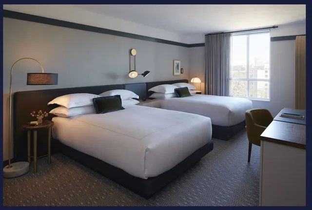 غرفة بريميوم بسرير كوين، Kimpton Saint George Hotel 1/4