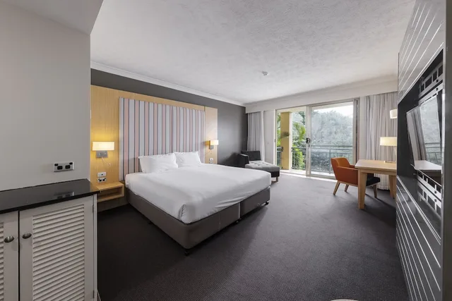 Resort, King Bed، Mercure Gold Coast Resort 7/10