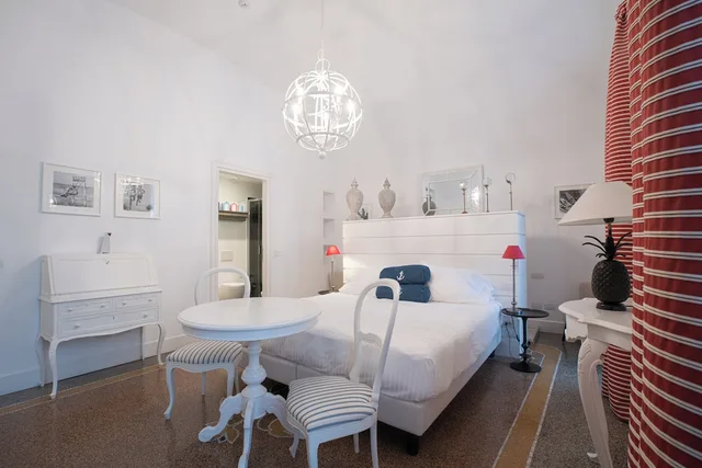 جناح بسرير كينج بإطلالة على البحر بشرفة، Marina Hotel Charming Rooms 3/10