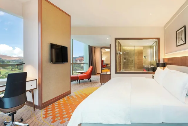 جناح كلوب بسرير كينج بغرفة نوم واحدة، Le Meridien Putrajaya 1/3
