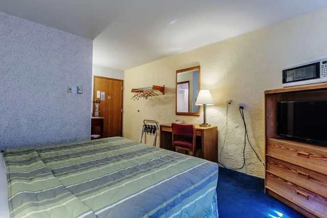 غرفة بسرير مزدوج، Days Inn by Wyndham La Crosse 5/10
