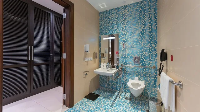 Accessible Room with One King Bed CM، جراند ميلينيوم جيزان(Grand Millennium Gizan) 4/5