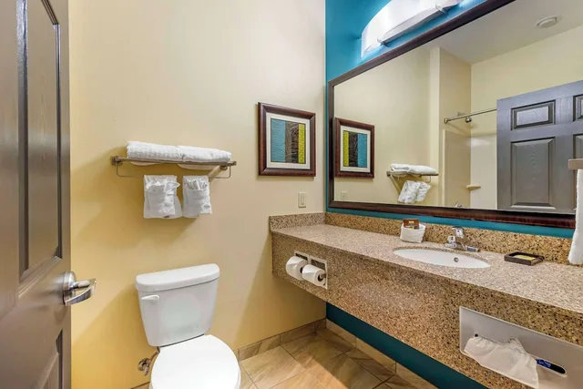 Suite, 2 Queen Beds, Kitchen, Best Western Plus Patterson Park Inn 4/5