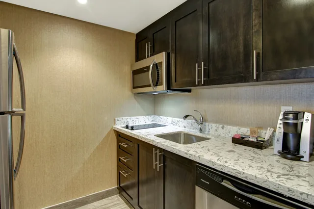 جناح بسريرين كوين بغرفة نوم واحدة، Homewood Suites By Hilton Ottawa Kanata 2/2