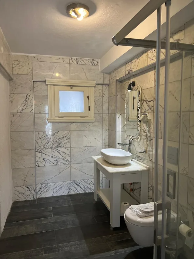 غرفة ديلوكس بسرير مزدوج بإطلالة على البحر، Buyukada Port Hotel 7/10