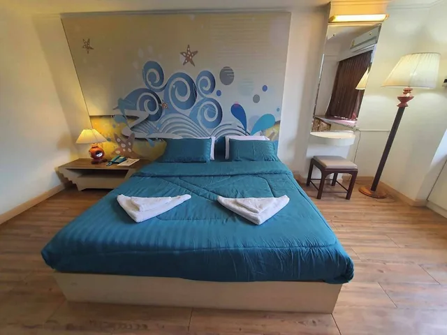 Cool, Twin Beds، THE PACIFIC COOL CHIC 3/10