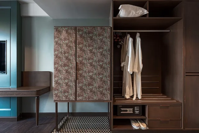 Pearl, Suite, King Bed, No Balcony، The George Penang by The Crest Collection 4/4