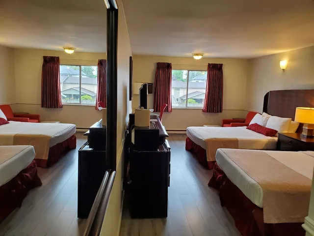 غرفة بريميوم بسريرين كوين، Alpine Inn Abbotsford 1/10
