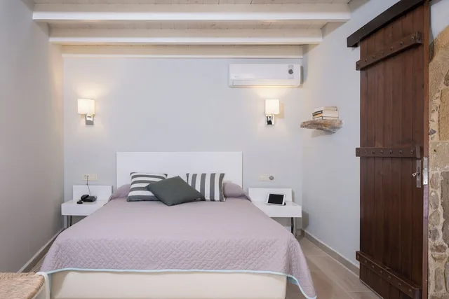 3 Bedrooms, Deluxe, Traditional, Suite, 2 Double and Twin Beds, Sofa، Spilia Village 10/10