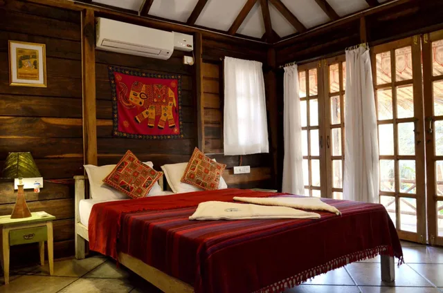 Wooden, Tropical, Cottage، Little India Beach Cottages 1/1