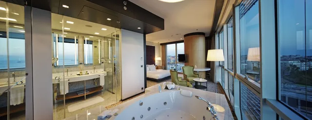 Presidential, Suite, 2 King Beds, Sea View, Kitchenette, Doubletree By Hilton Hotel Istanbul - Moda 6/6