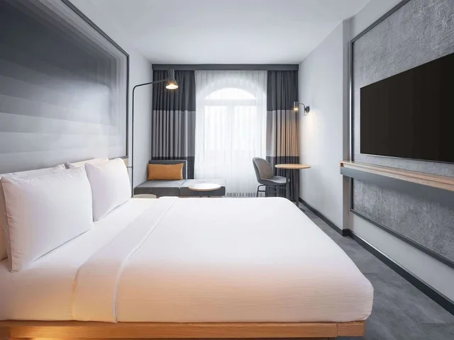 Superior, Double Bed, Courtyard View, Ibis Istanbul Sisli 1/10