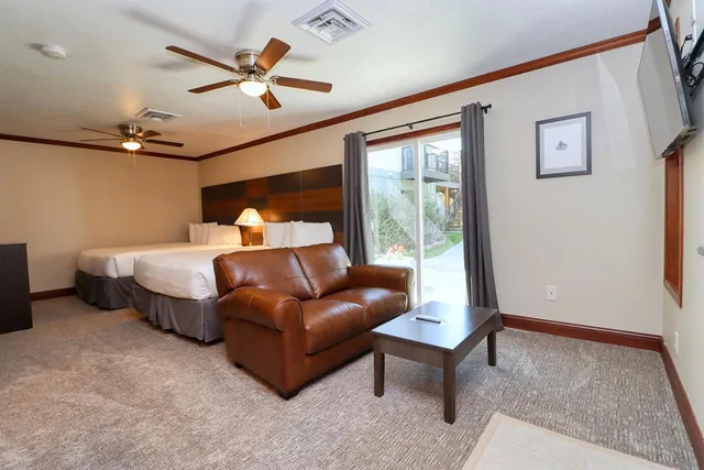 جناح ديلوكس، Chase Suite Hotel Lincoln 2/8