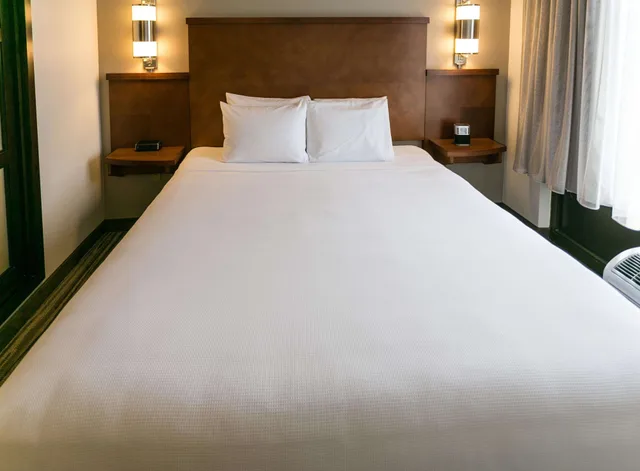 غرفة بسرير كينج مع أريكة في طابق مرتفع، Hyatt Place Nashville/Franklin/Cool Springs 10/10