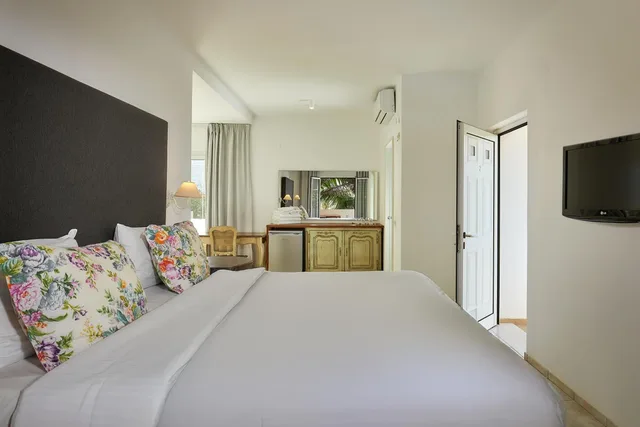 غرفة قياسية في الملحق، Sirens Beach Hotel 6/8