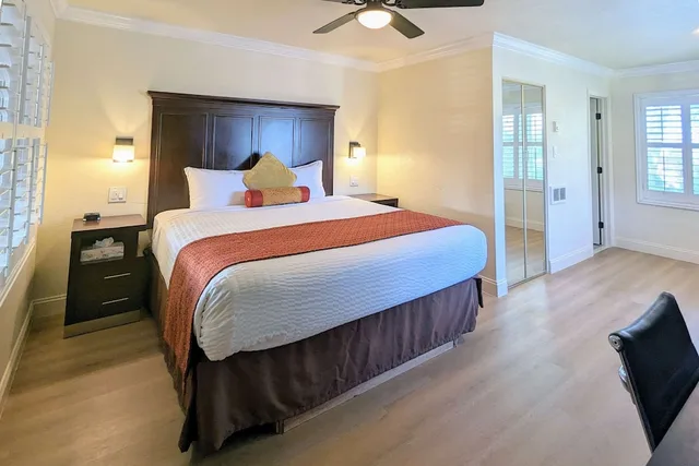 Standard, King Bed, Clarion Collection Hotel Pacific Grove - Monterey 1/4