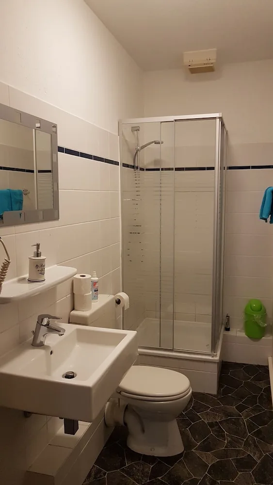 Basic, Twin Beds, Shared Bathroom, Bonifatia Apos S Phoenix 3/3