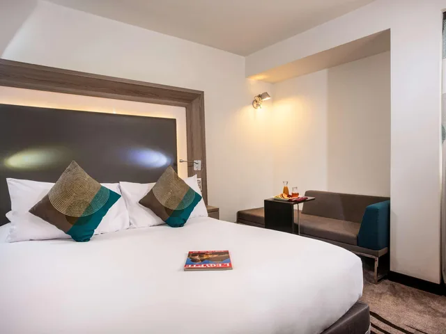 غرفة سوبيريور بسرير مزدوج بإطلالة على المسبح، Novotel Cairo Airport 1/10