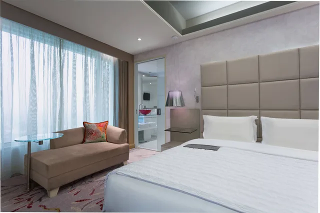 غرفة بسريرين منفصلين بإطلالة، Le Meridien Gurgaon 3/6