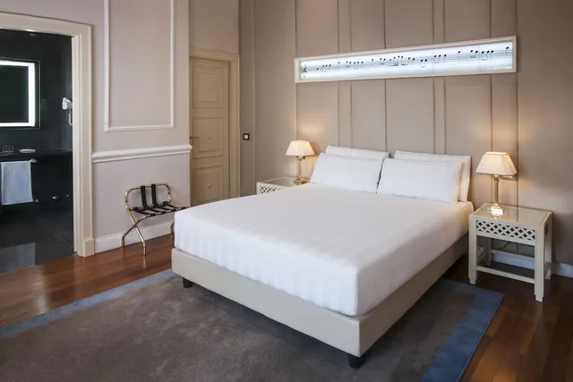 Presidential, Suite, Queen Bed, Square View, Terrace، Radisson Blu Ghr Hotel Rome 3/10