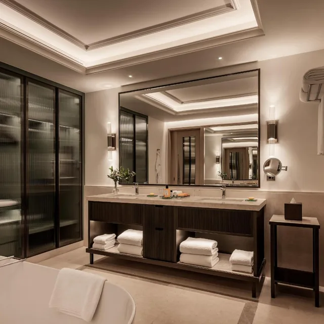 غرفة تنفيذية بسرير كينج بإطلالة على المدينة، Giza Palace 2/2