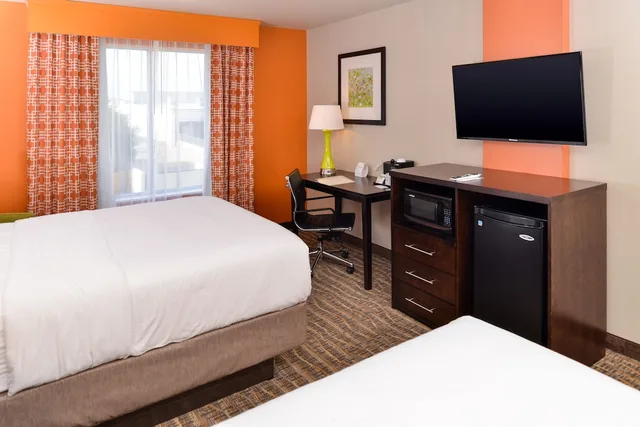 غرفة قياسية بسريرين منفصلين لذوي الإعاقة، Holiday Inn Express & Suites Houston Nw - Tomball Area 2/7