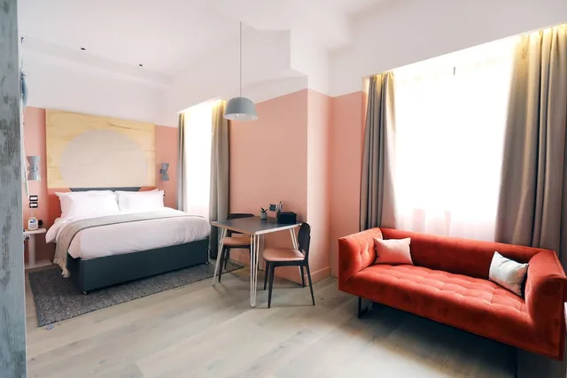 Compact, Studio, Twin Beds، Second Nature Southampton 3/4