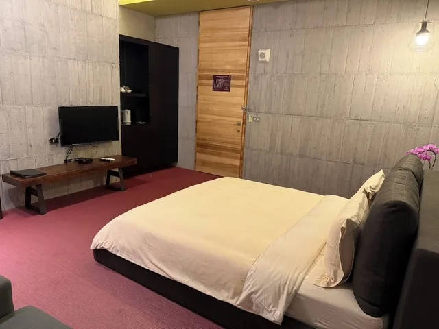 غرفة اقتصادية بسرير كينج بحوض استحمام، Smoking Rock Resort 2/3