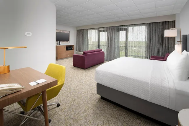 Premium, King Bed, Sofa, Crowne Plaza San Antonio Airport 1/2