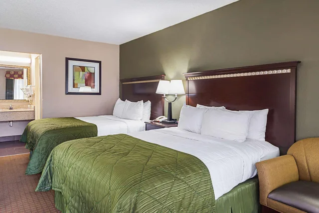 غرفة بسريرين كوين، Quality Inn & Suites Greenville - Haywood Mall 4/7
